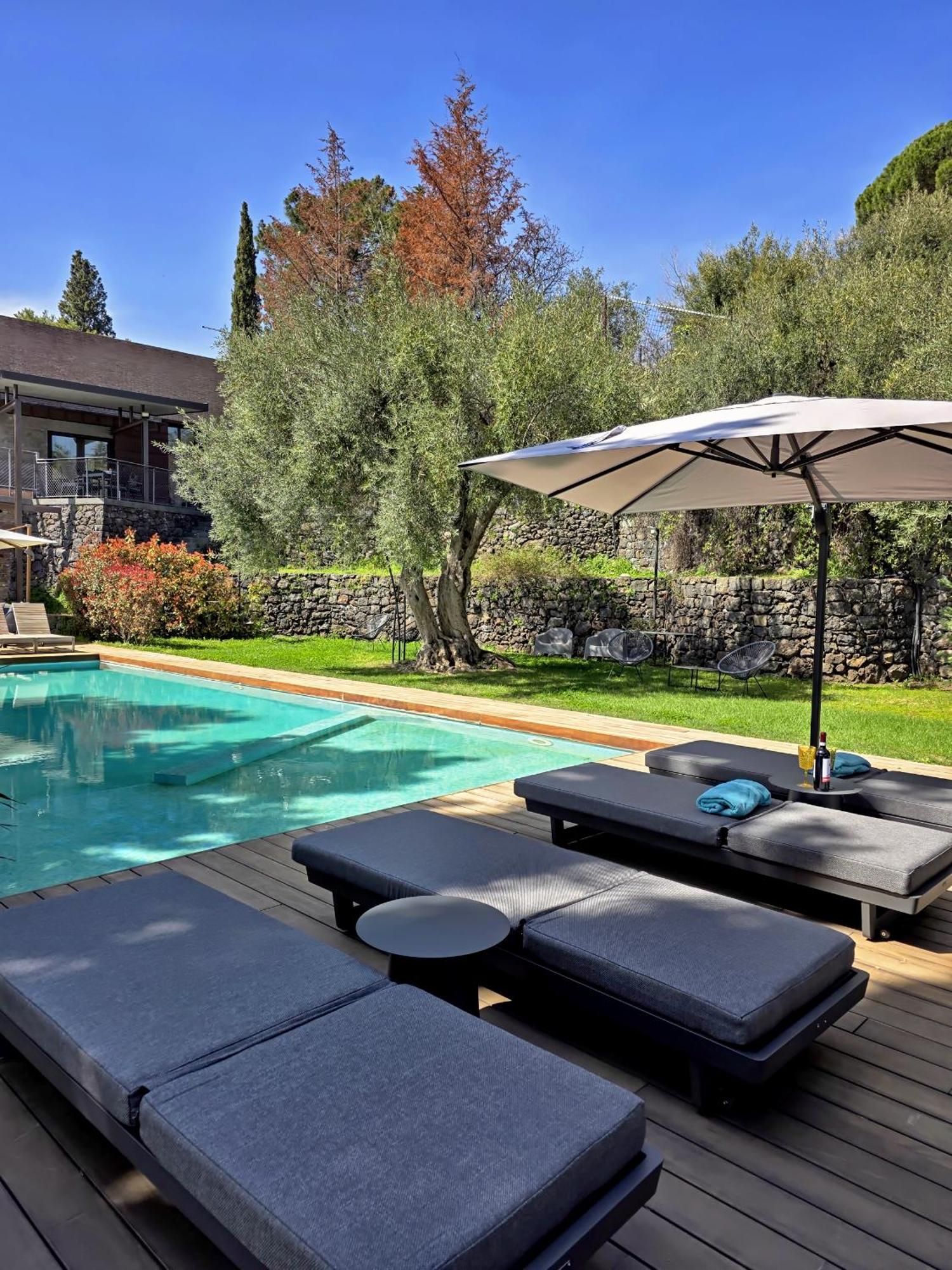 Rahal - Etna Luxury And Design Home Catania Bagian luar foto